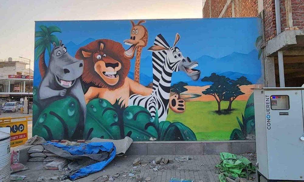 Best Graffiti Art in Delhi: Trending Street Art Styles for Modern Interior Walls | Artherwa | Madagascar characters street mural